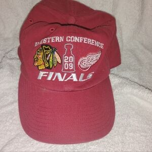 Chicago Blackhawks Vs Detroit Snapback Hat NHL Western Finals 2009 Adj Red Hat..